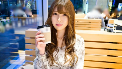 SIRO-5264 최근 섹스하지 않은 것에 비해 터무니없는 섹시 란제리를 입고 있었다!