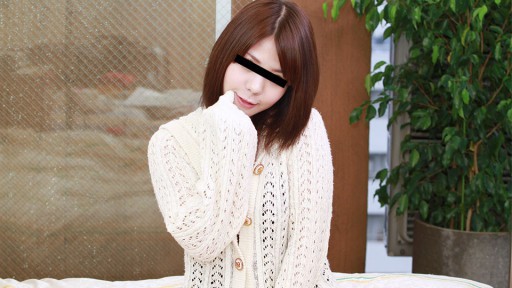 10Musume 112124_01 길거리에 자리 잡고있는 여유로운 귀여운 아마추어 딸을 헌팅합니다!