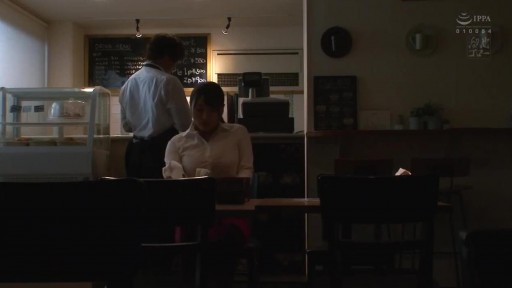 MEYD-657 점장이 부재한 3일간 아르바이트처의 욕구 불만인 유부녀와 시단&추격 질 내 사정해 버린 비추한 근태 기록 히메사키 하나